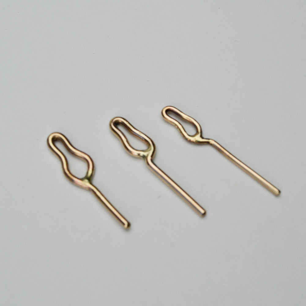 
                  
                    14k Gold  Nappylocs Tool
                  
                